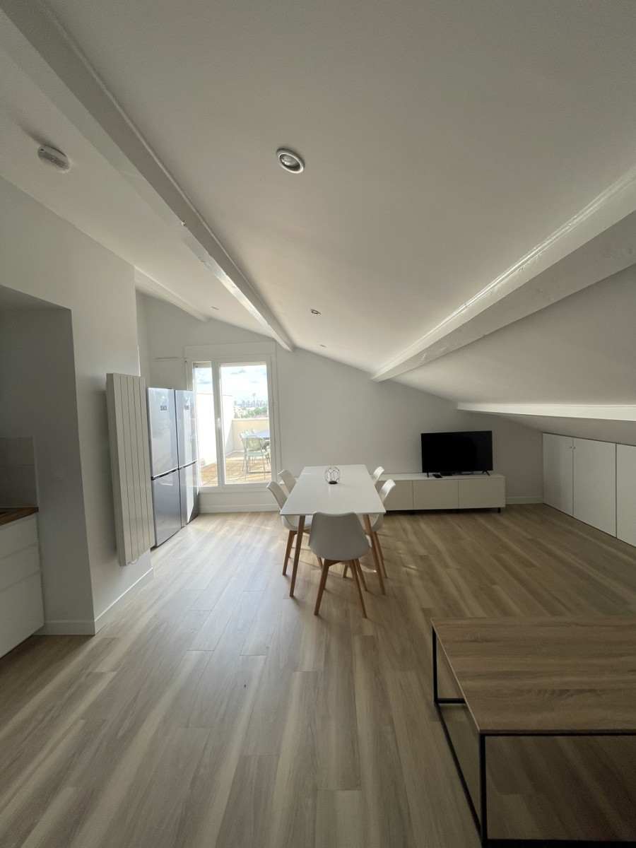 
                                                Colocation
                                                 Chambre en colocation - 160 Santy