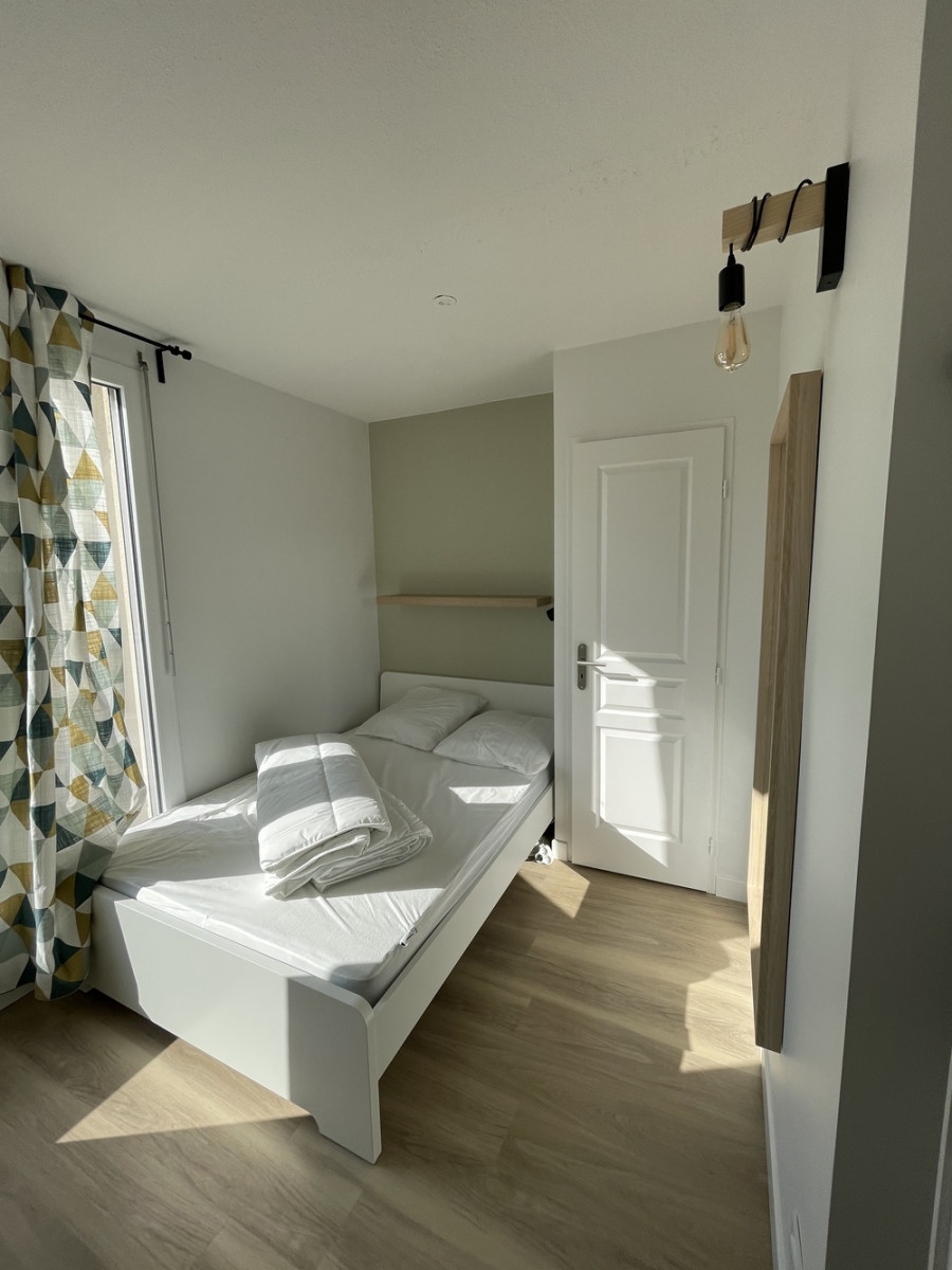 
                                                Colocation
                                                 Chambre en colocation - 160 Santy
