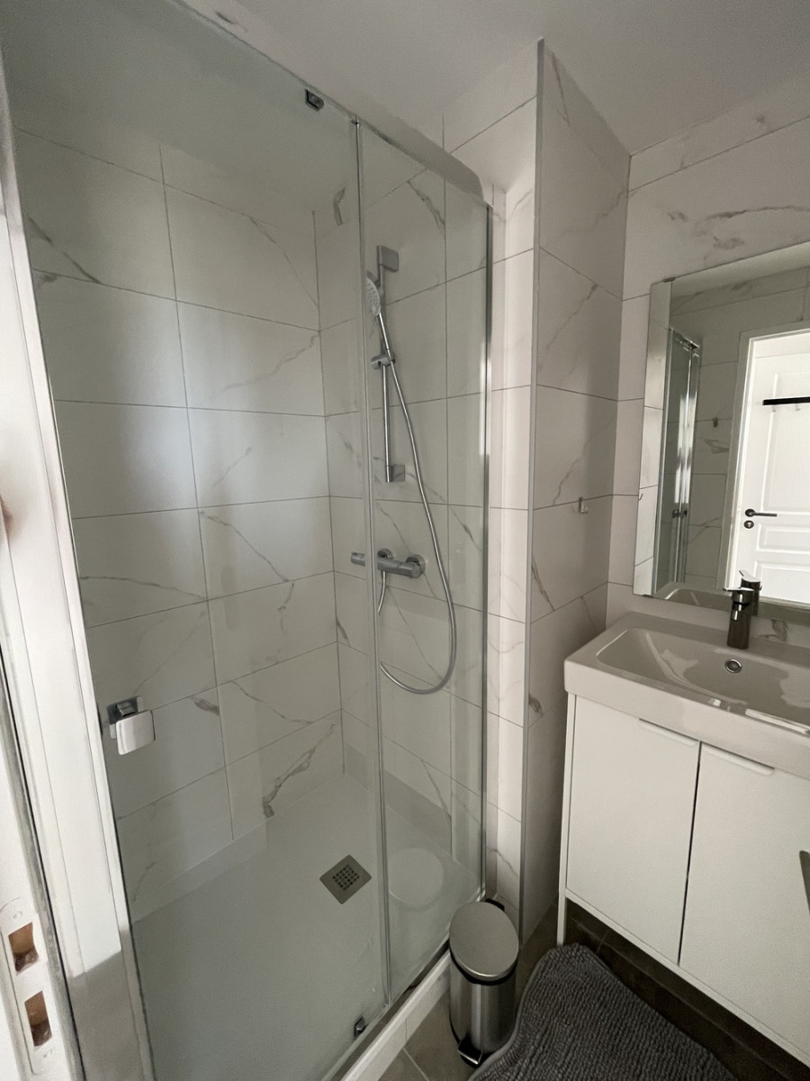 
                                                Colocation
                                                 Chambre en colocation - 160 Santy