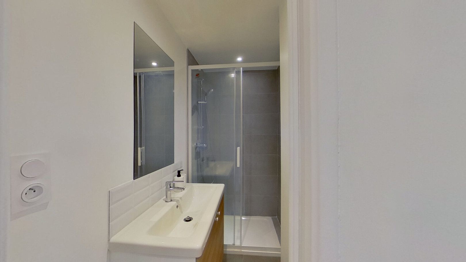 
                                                Colocation
                                                 Chambre en colocation appartement meublé