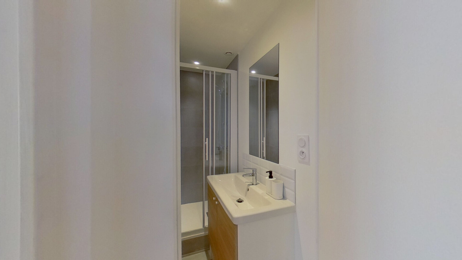 
                                                Colocation
                                                 Chambre en colocation appartement meublé