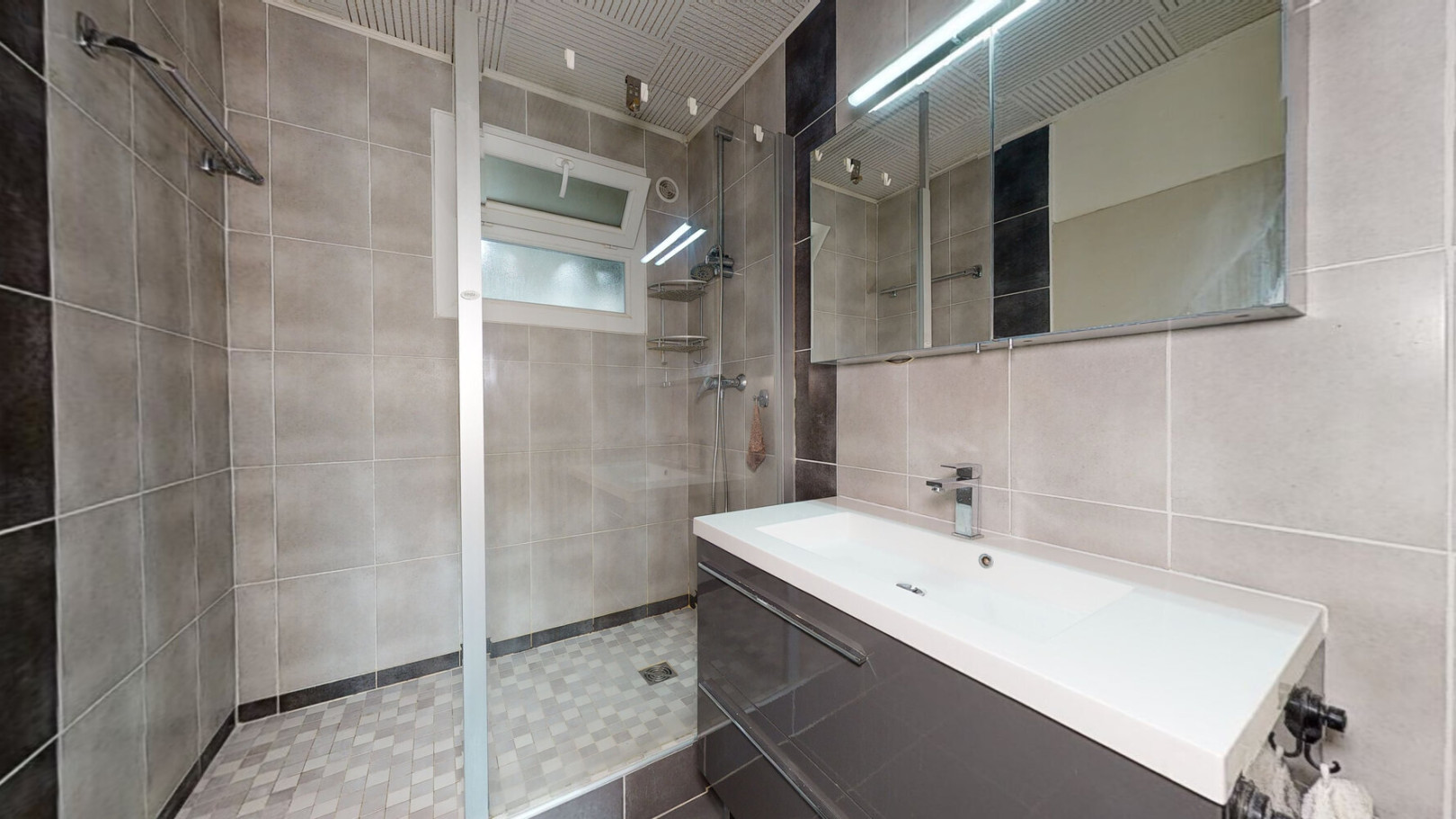 
                                                Colocation
                                                 Chambre en colocation appartement meublé