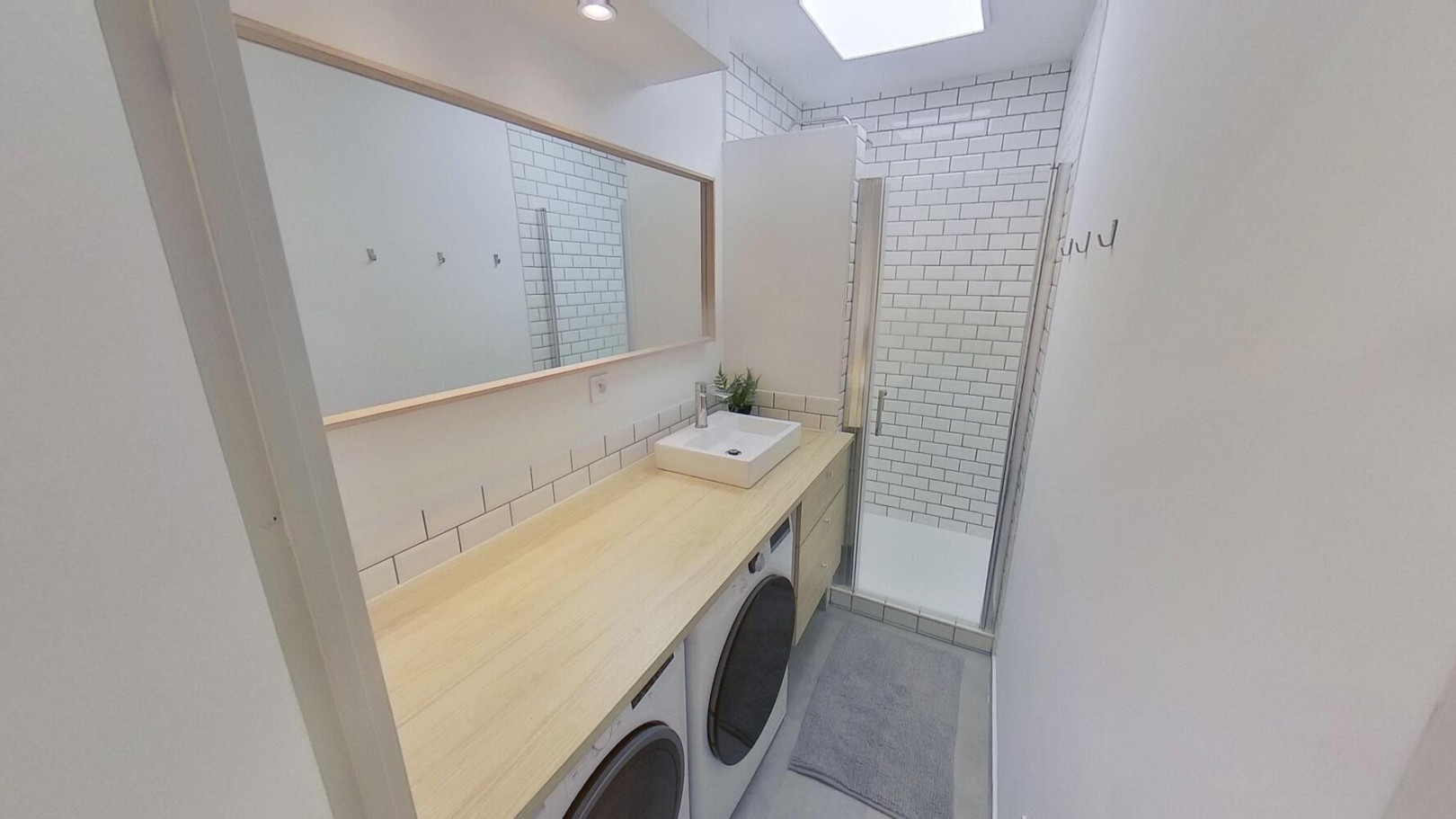 
                                                Colocation
                                                 Chambre en colocation appartement meublé