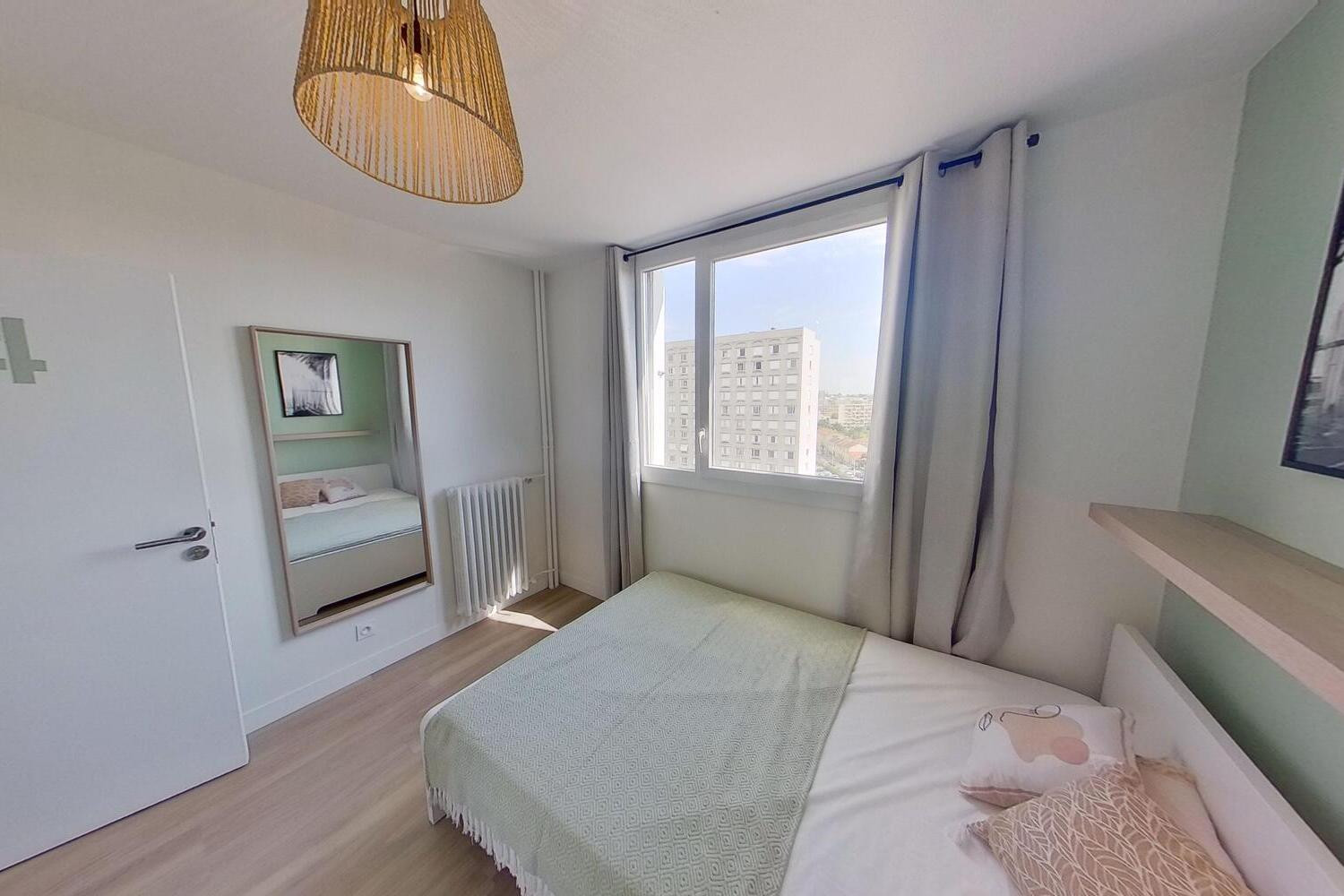 
                                                Colocation
                                                 Chambre en colocation appartement meublé