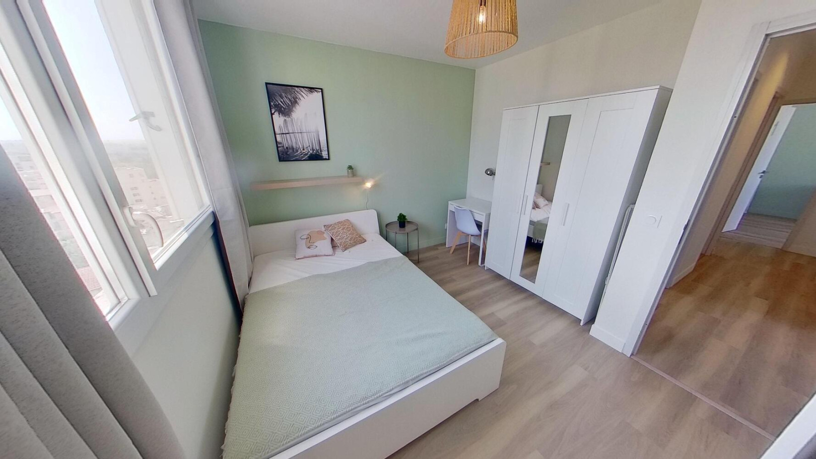 
                                                Colocation
                                                 Chambre en colocation appartement meublé