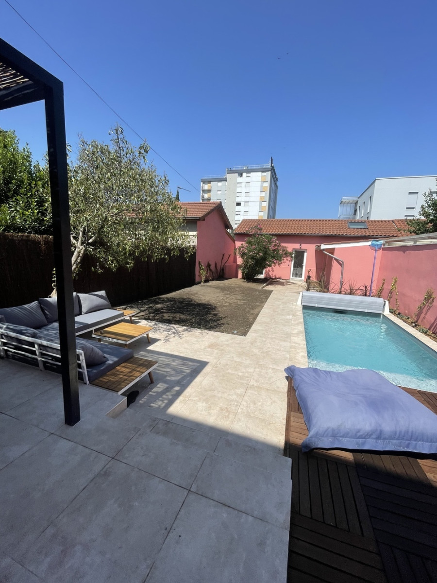 
                                                Colocation
                                                 Chambre en colocation appartement meublé