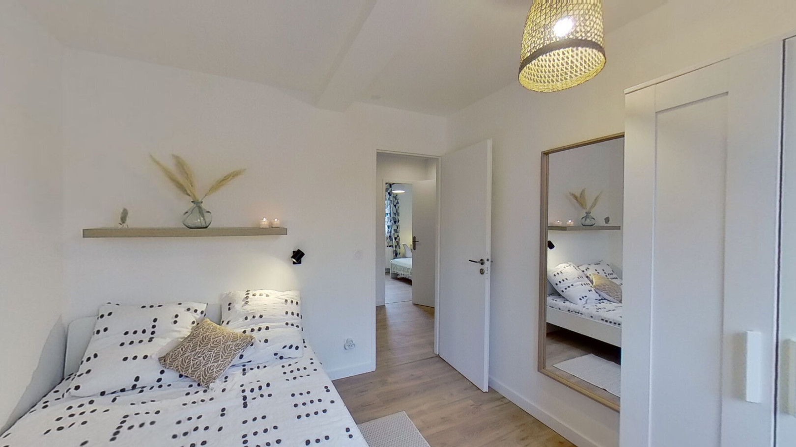 
                                                Colocation
                                                 Chambre en colocation appartement meublé