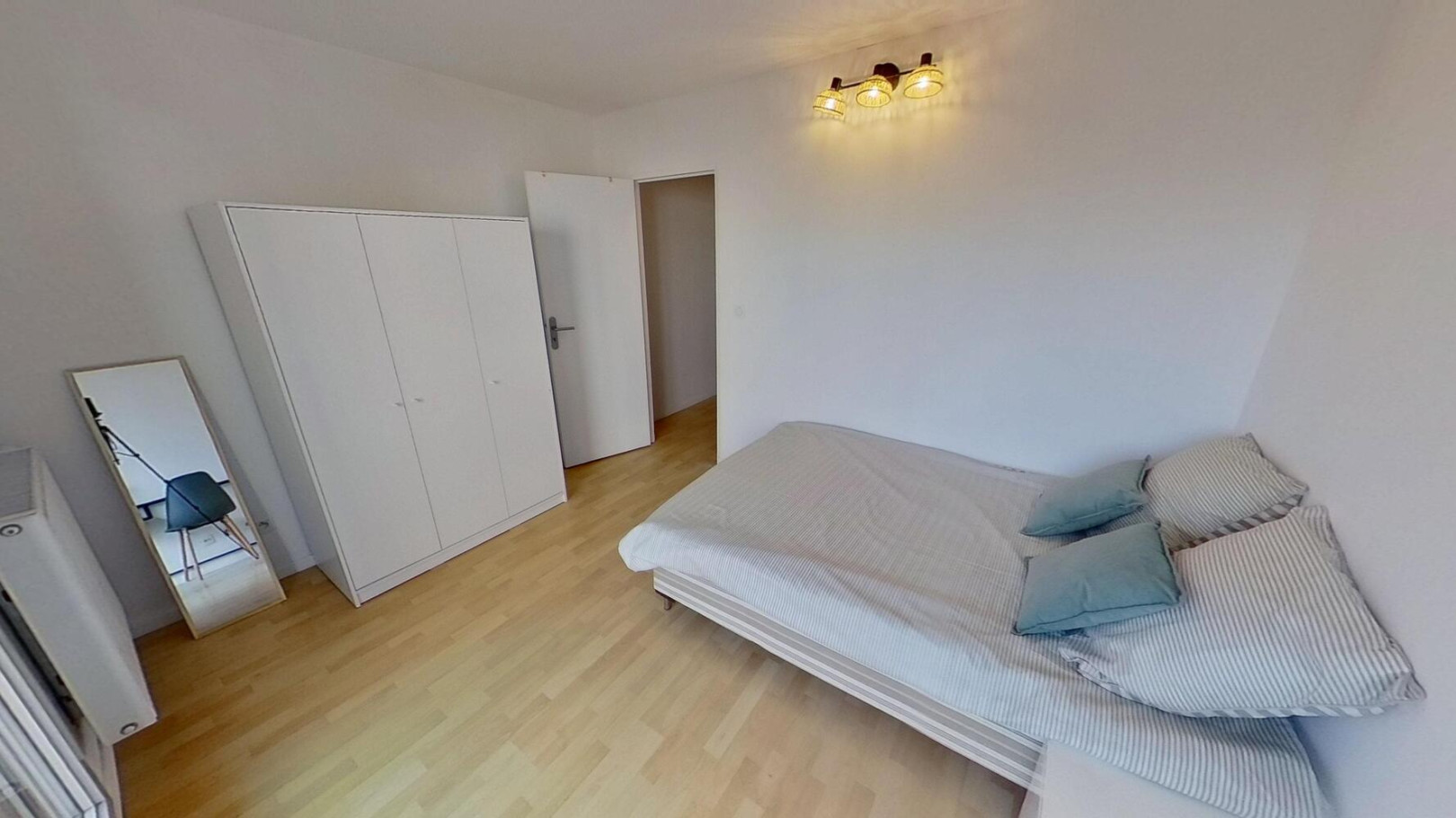 
                                                Colocation
                                                 Chambre en colocation appartement meublé