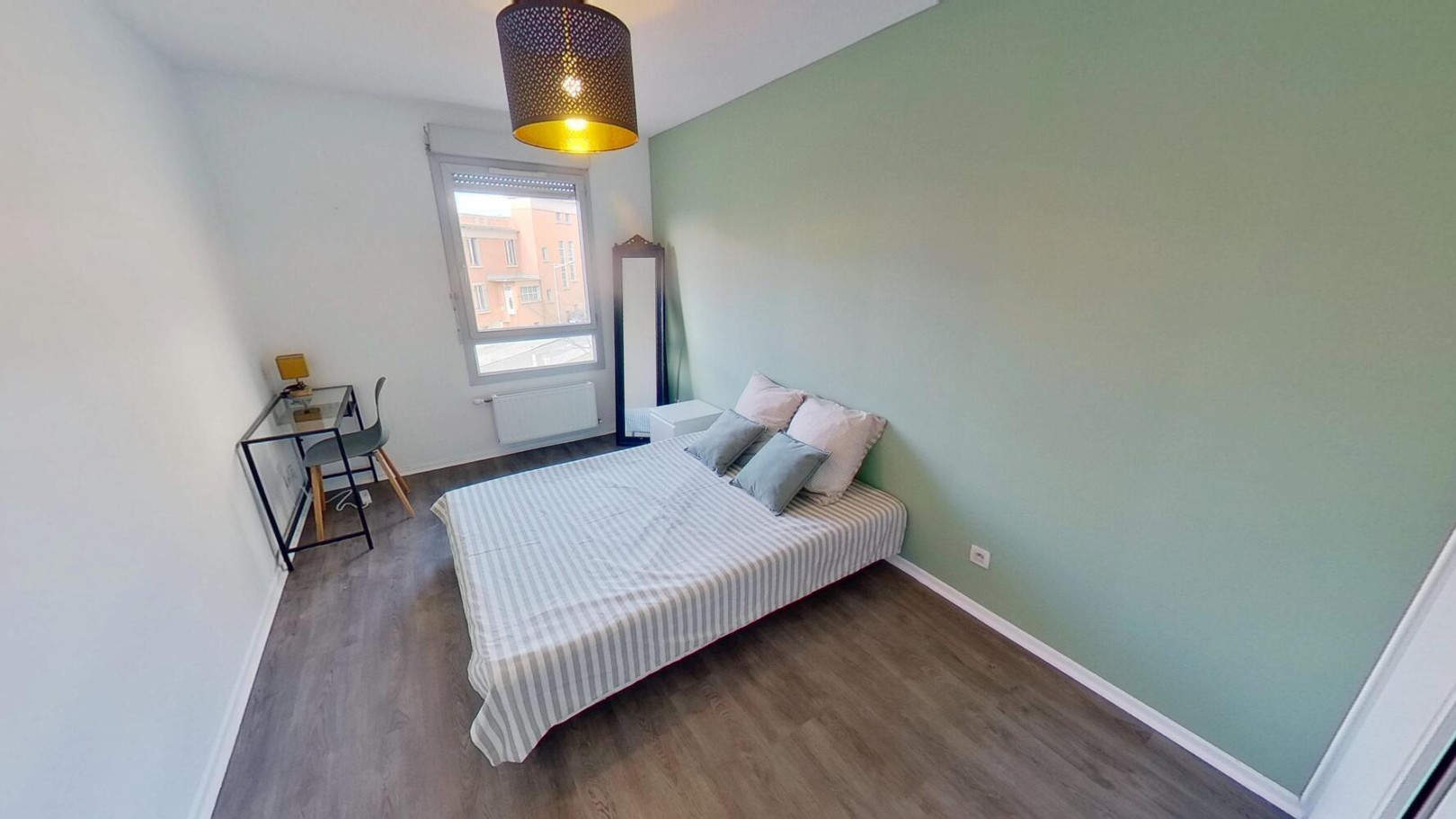 
                                                Colocation
                                                 Chambre en colocation appartement meublé