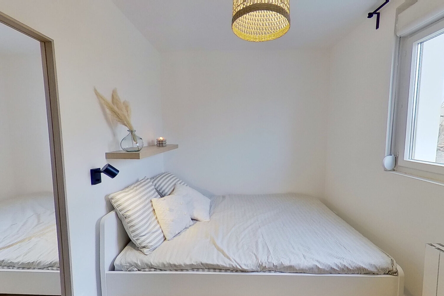 
                                                Colocation
                                                 Chambre en colocation appartement meublé