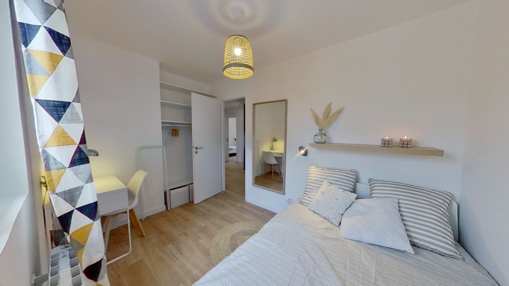 
                                                Colocation
                                                 Chambre en colocation appartement meublé