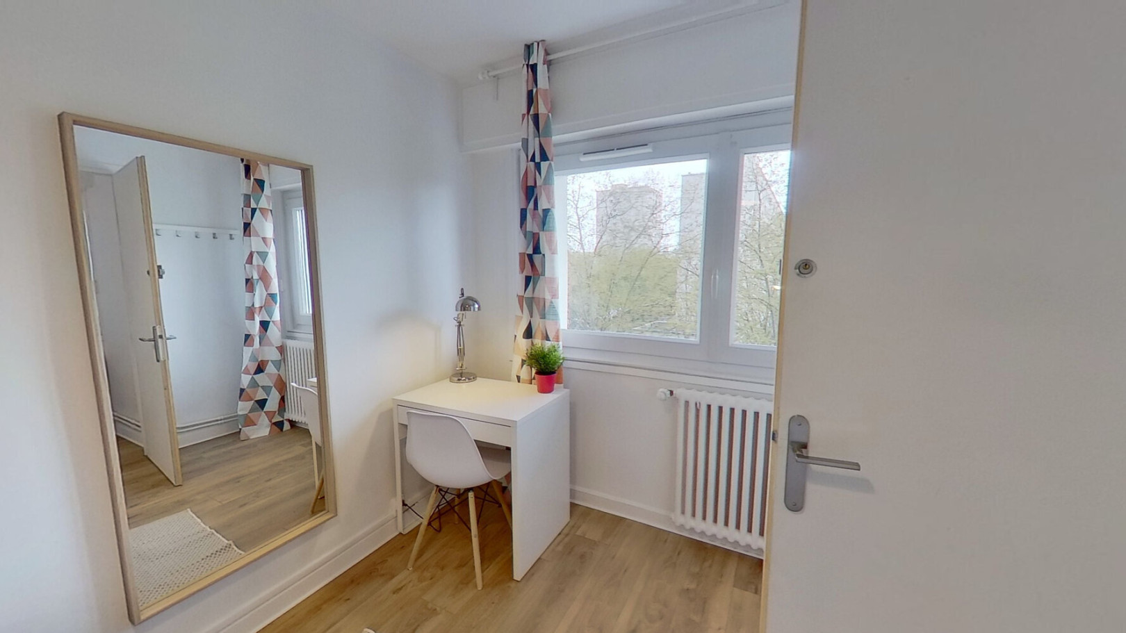 
                                                Colocation
                                                 Chambre en colocation appartement meublé
