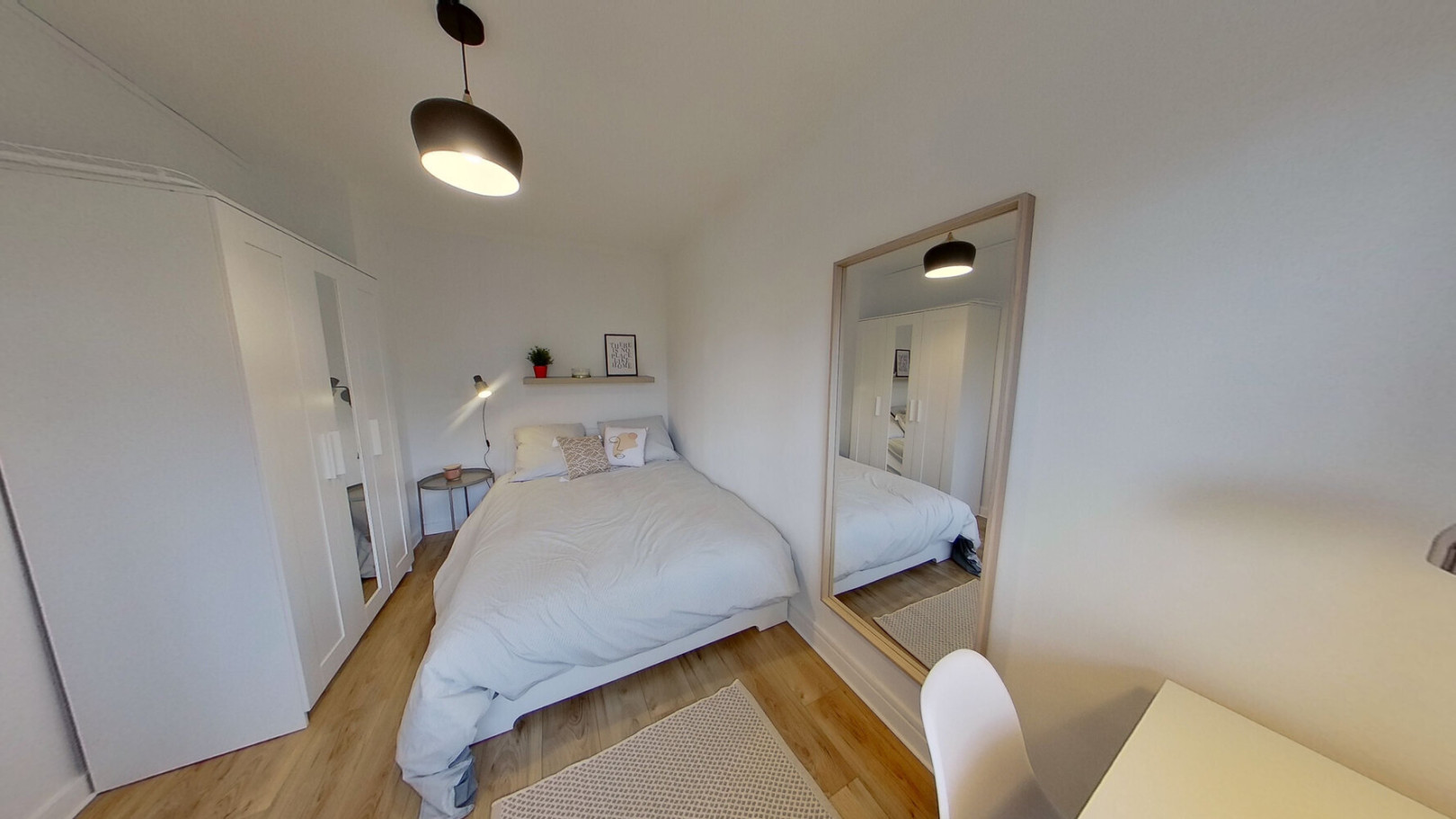 
                                                Colocation
                                                 Chambre en colocation appartement meublé