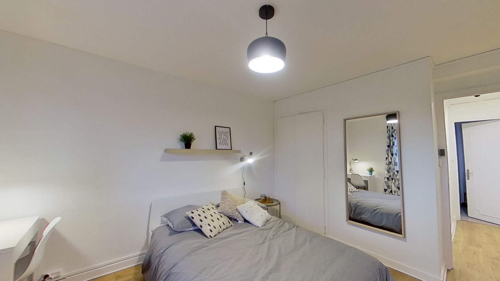 
                                                Colocation
                                                 Chambre en colocation appartement meublé