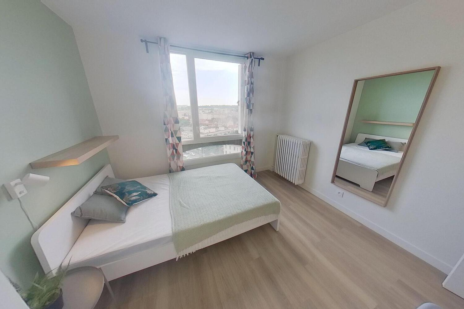 
                                                Colocation
                                                 Chambre en colocation appartement meublé