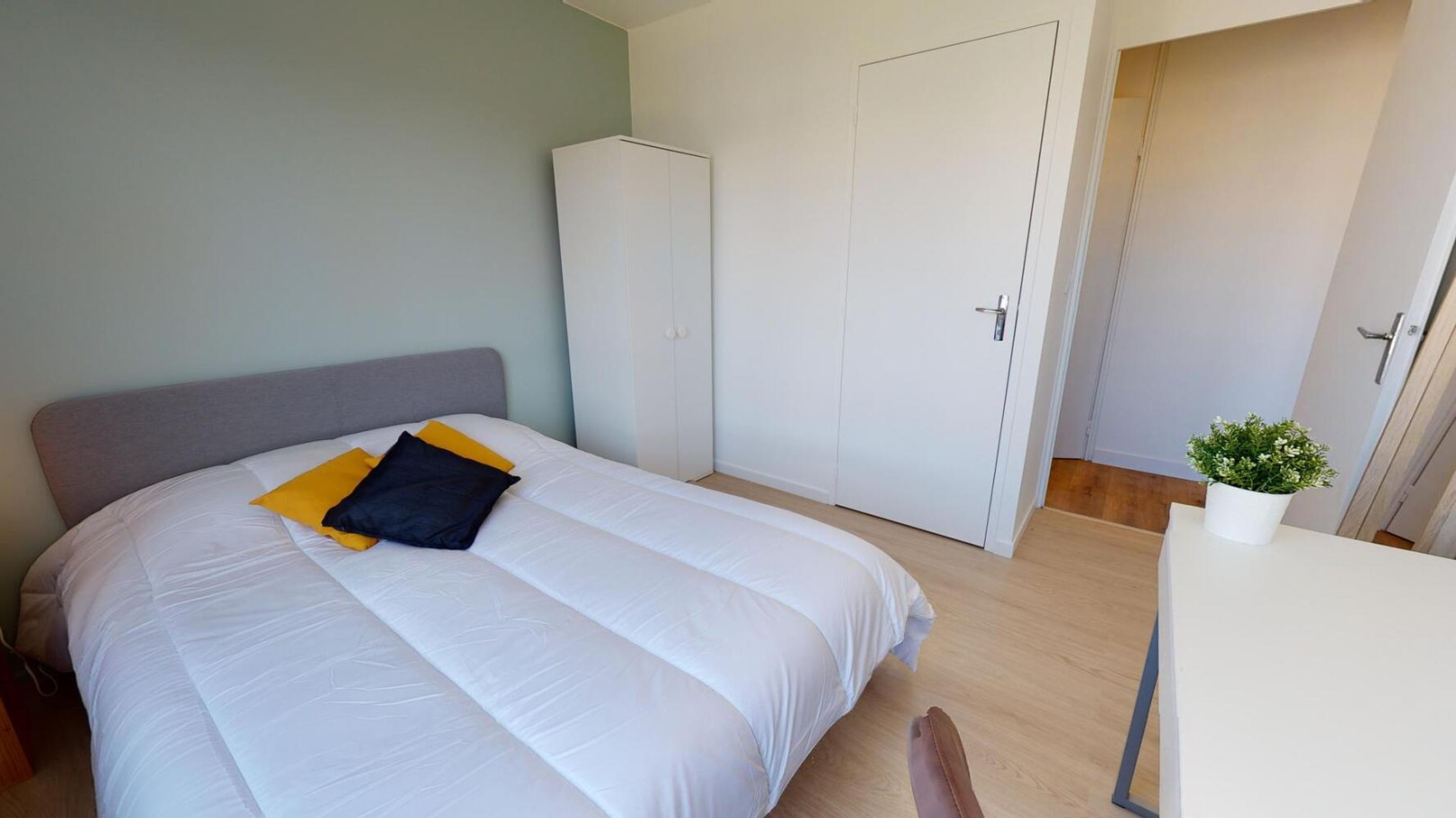 
                                                Colocation
                                                 Chambre en colocation appartement meublé