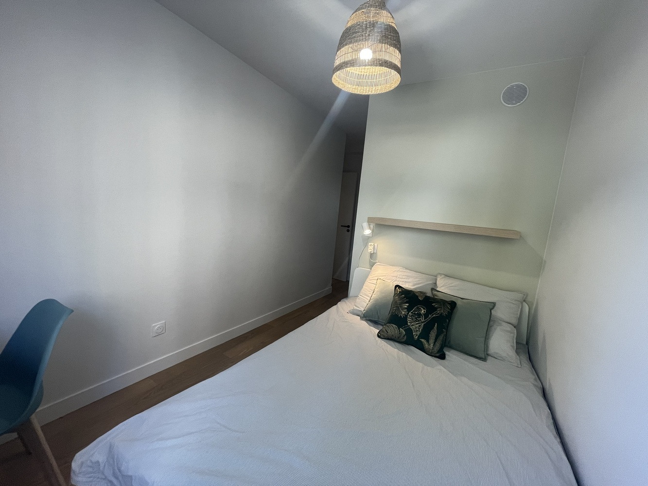 
                                                Colocation
                                                 Chambre en colocation appartement meublé
