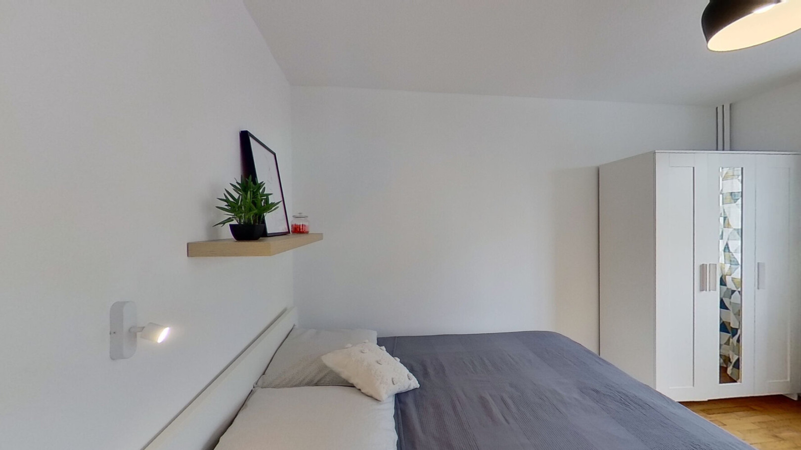 
                                                Colocation
                                                 Chambre en colocation appartement meublé