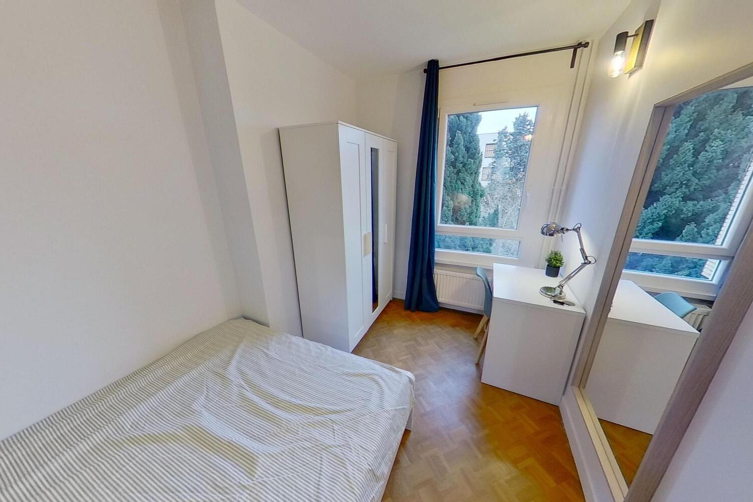 
                                                Colocation
                                                 Chambre en colocation appartement meublé