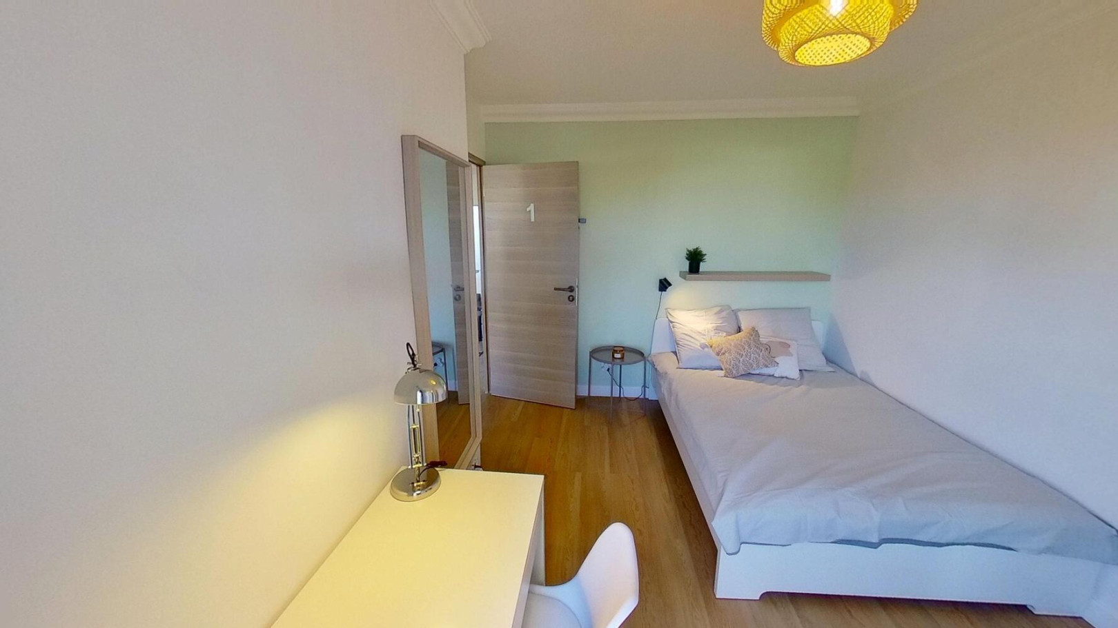 
                                                Colocation
                                                 Chambre en colocation appartement meublé