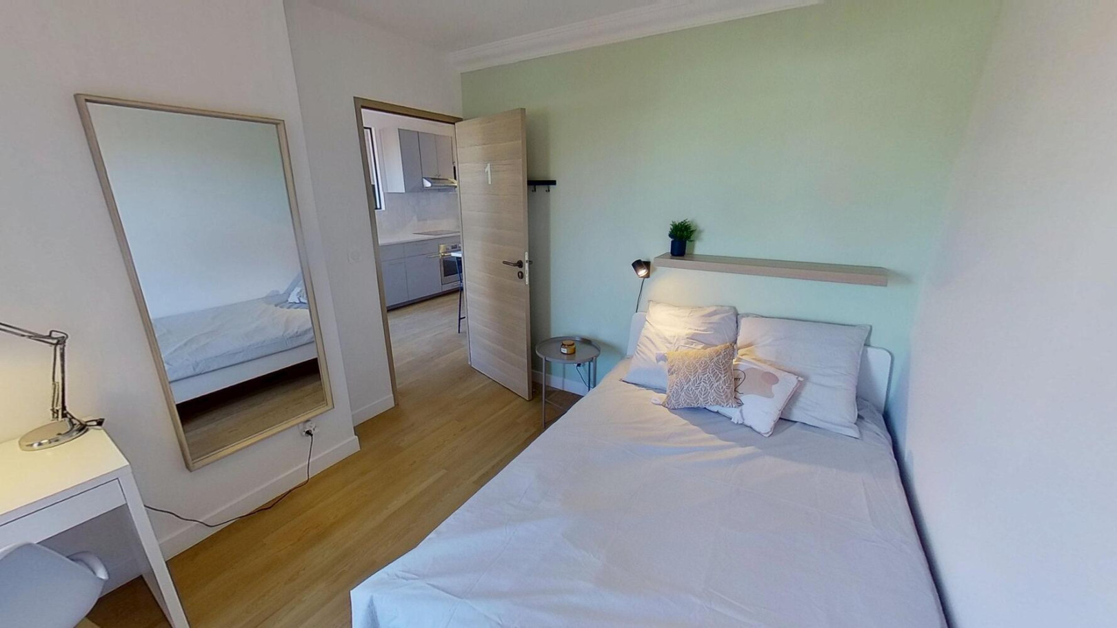 
                                                Colocation
                                                 Chambre en colocation appartement meublé