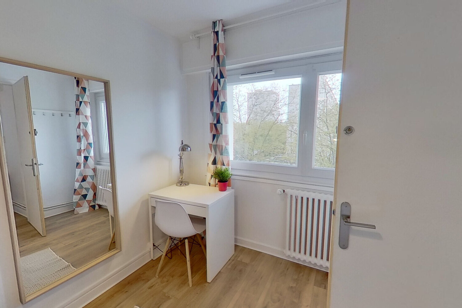 
                                                Colocation
                                                 Chambre en colocation appartement meublé