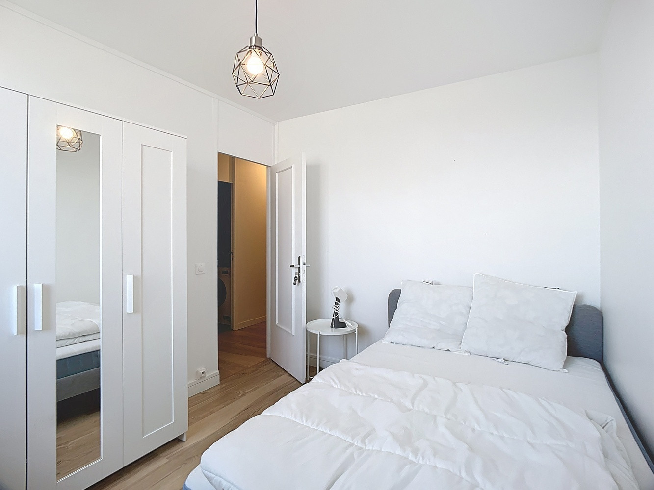 
                                                Colocation
                                                 Chambre en colocation appartement meublé