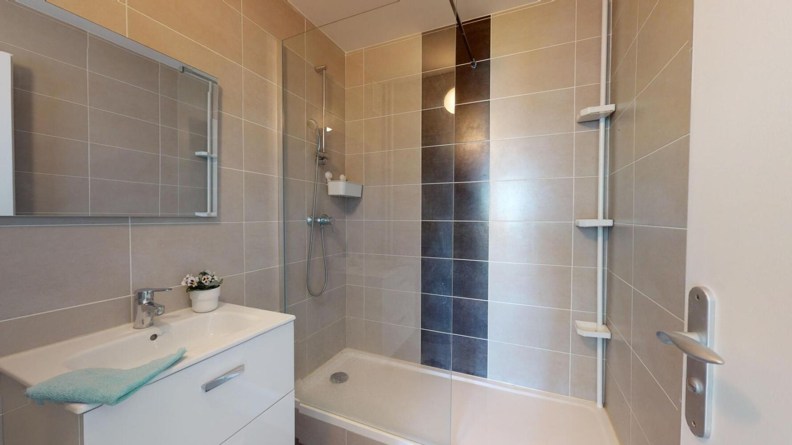 
                                                Colocation
                                                 Chambre en colocation appartement meublé