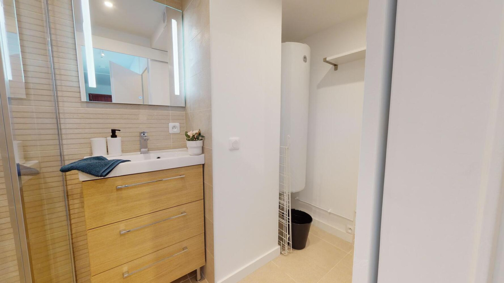 
                                                Colocation
                                                 Chambre en colocation appartement meublé