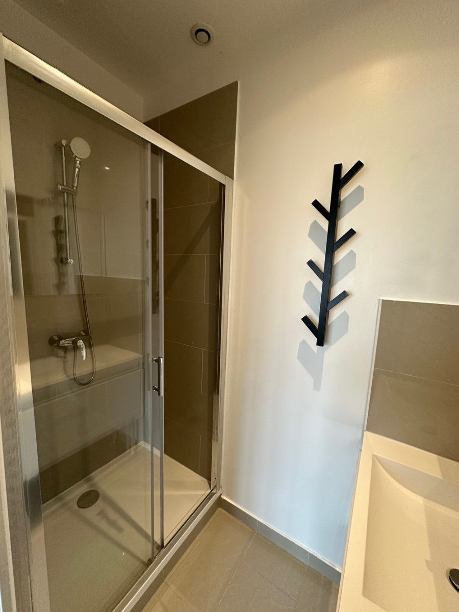 
                                                Colocation
                                                 Chambre en colocation appartement meublé