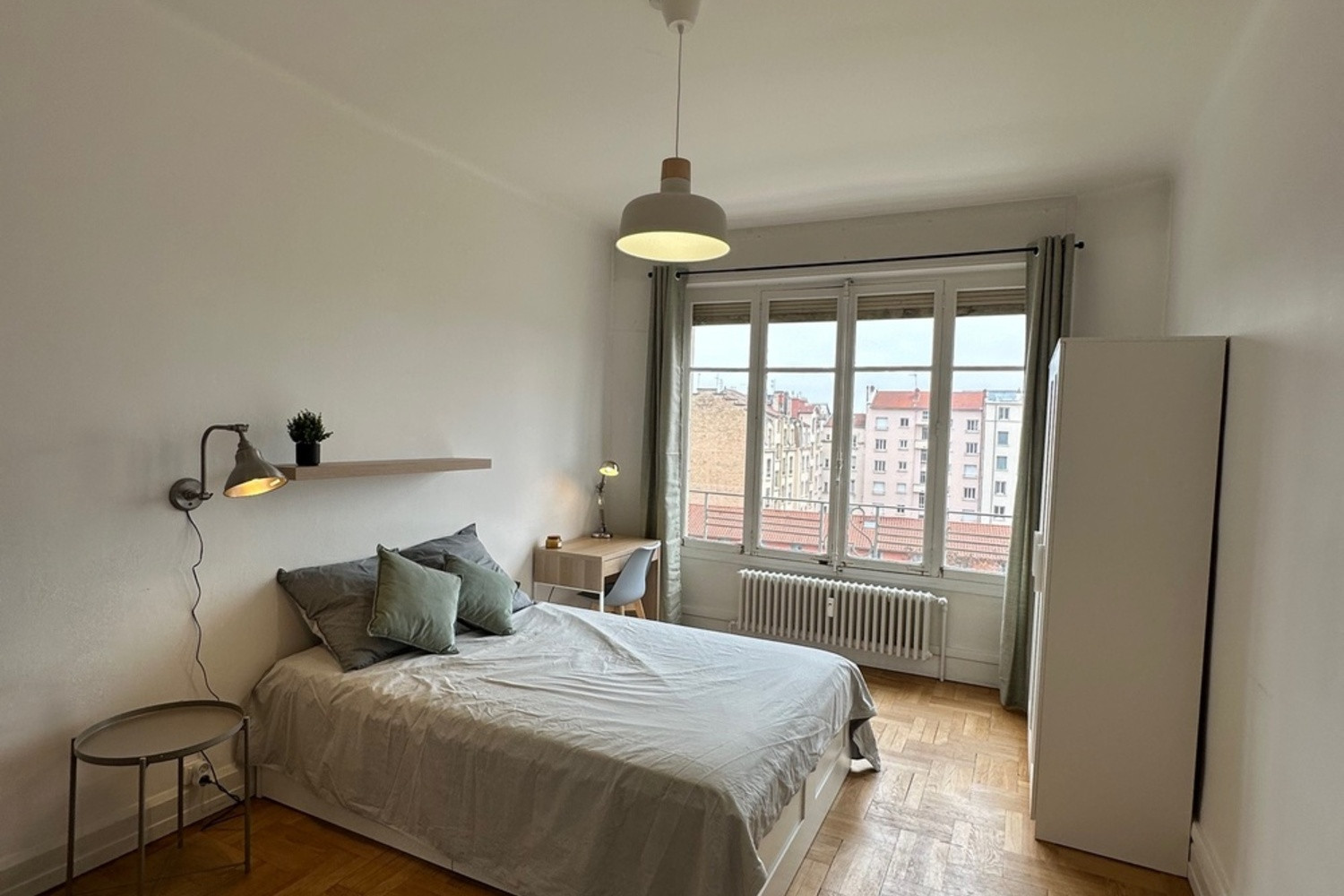 
                                                Colocation
                                                 Chambre en colocation appartement meublé