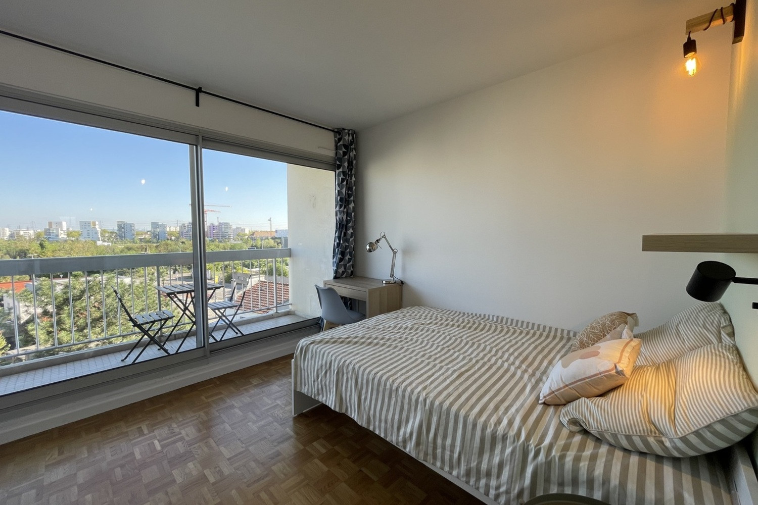 
                                                Colocation
                                                 Chambre en colocation appartement meublé
