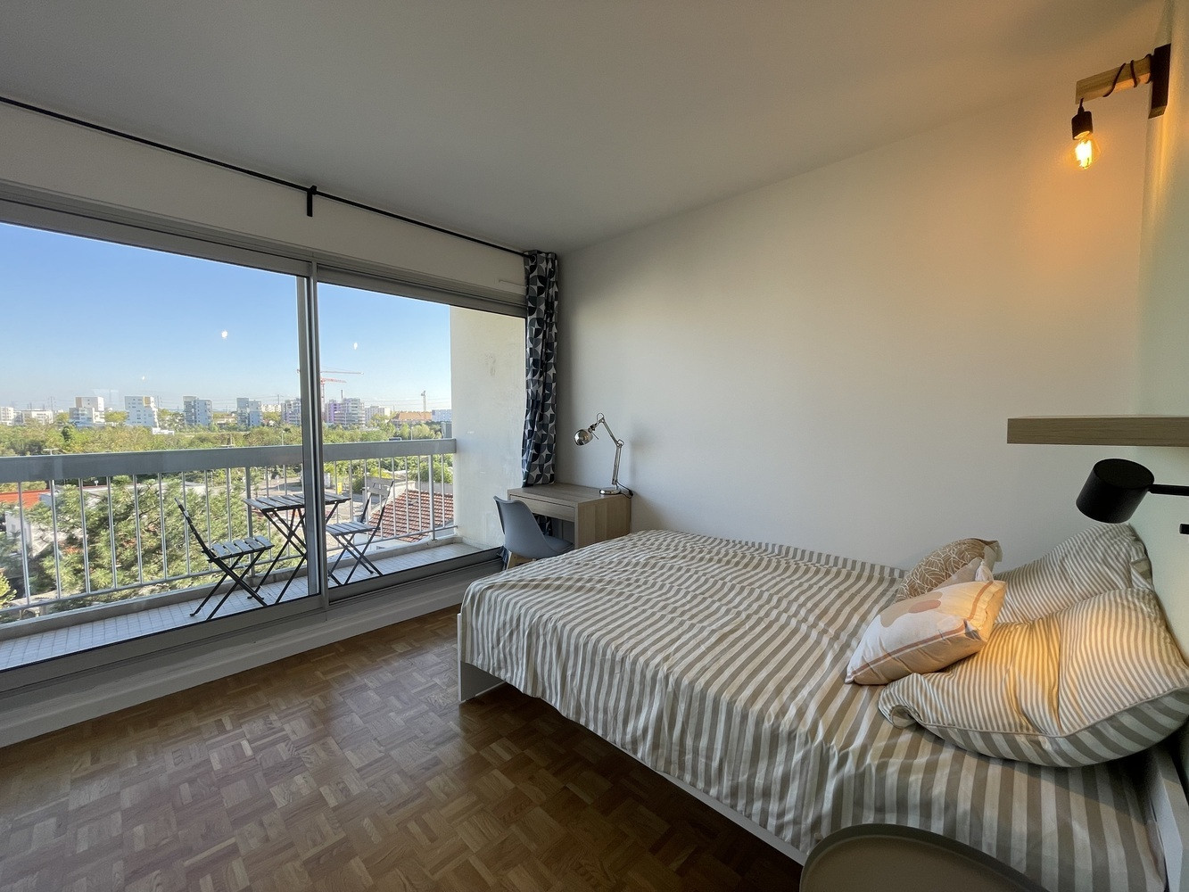 
                                                Colocation
                                                 Chambre en colocation appartement meublé