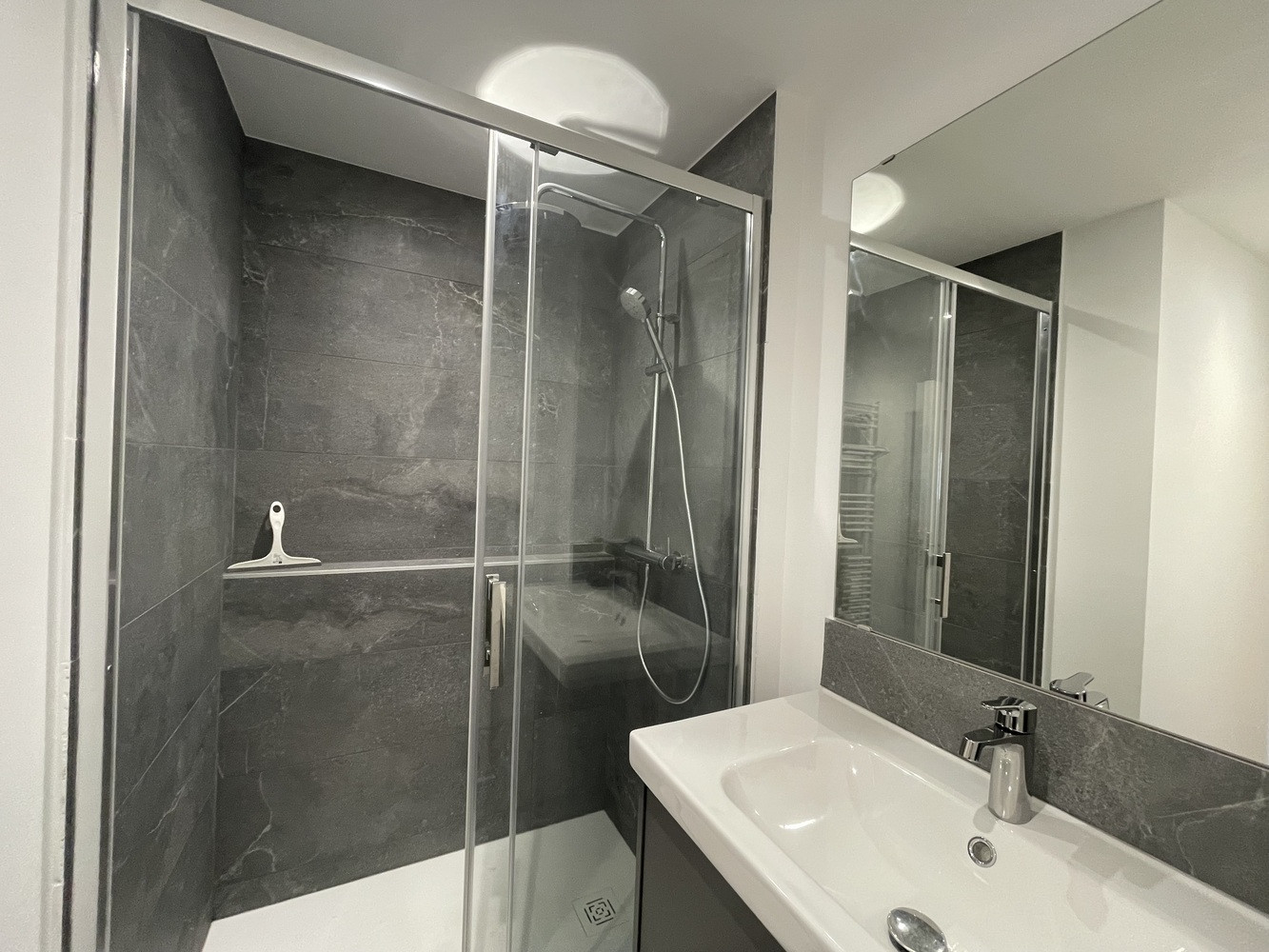 
                                                Colocation
                                                 Chambre en colocation appartement meublé