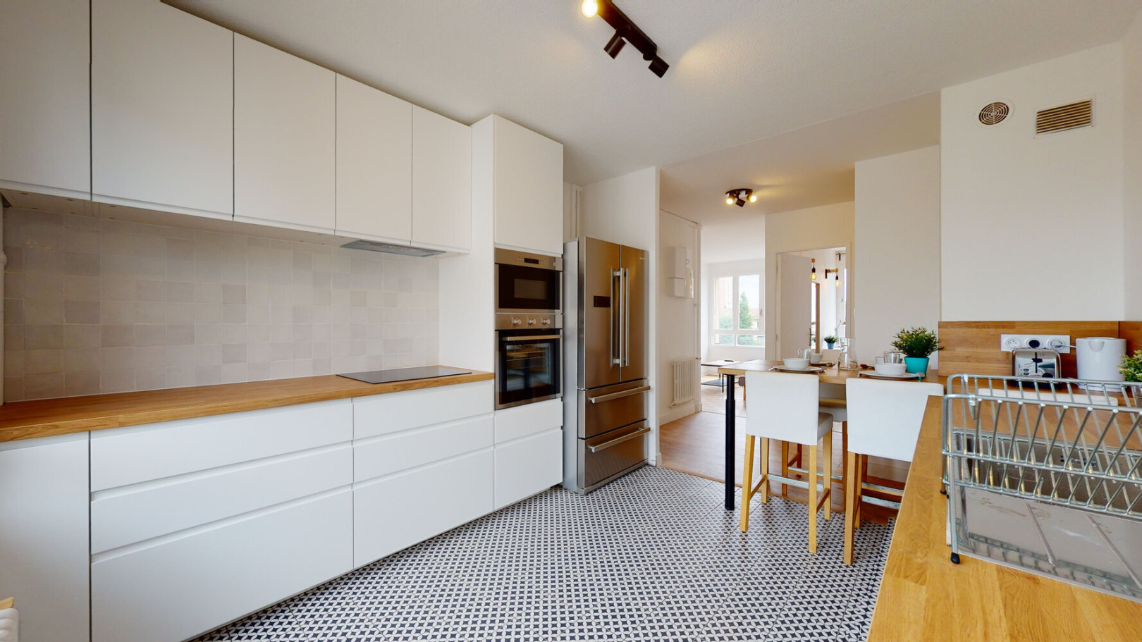 
                                                Colocation
                                                 Chambre en colocation appartement meublé