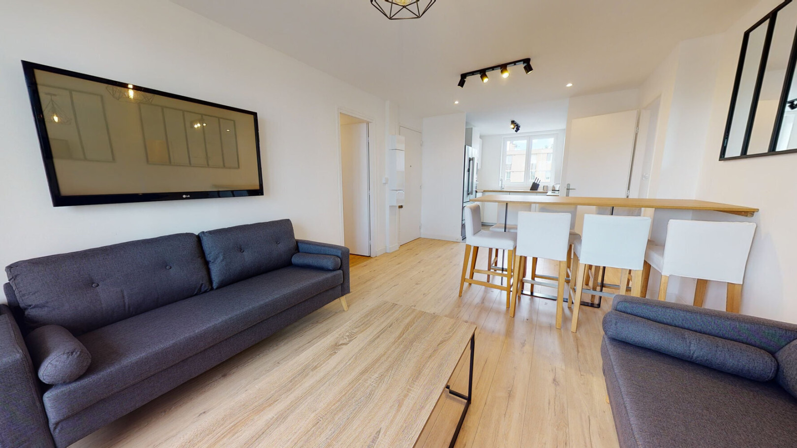 
                                                Colocation
                                                 Chambre en colocation appartement meublé