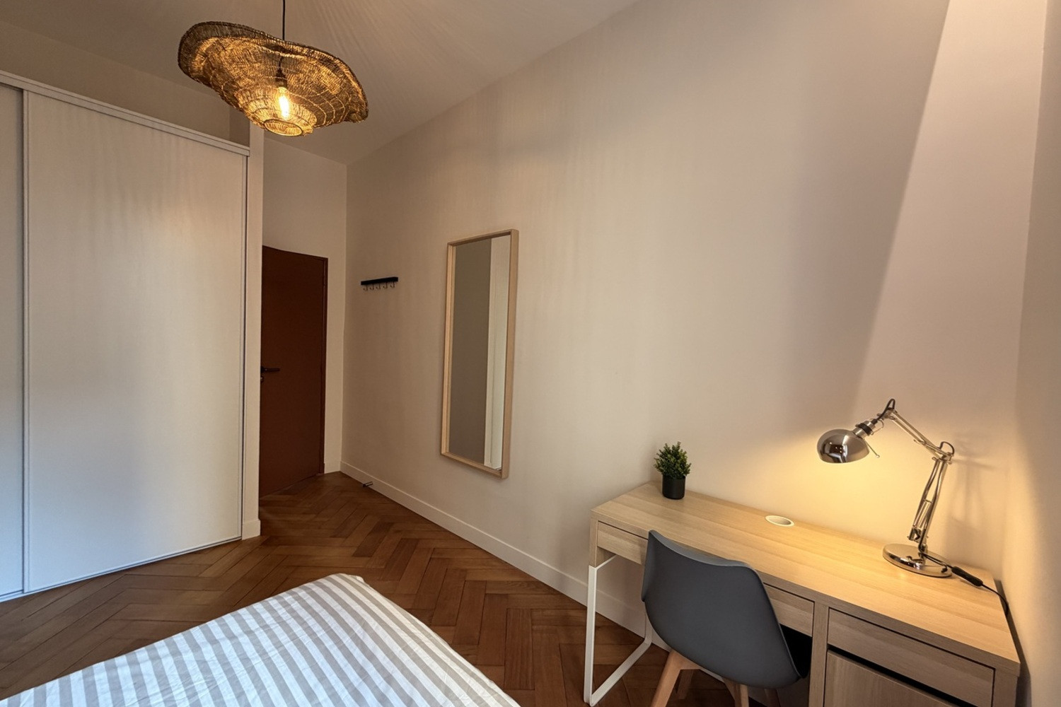
                                                Colocation
                                                 Chambre en colocation appartement meublé