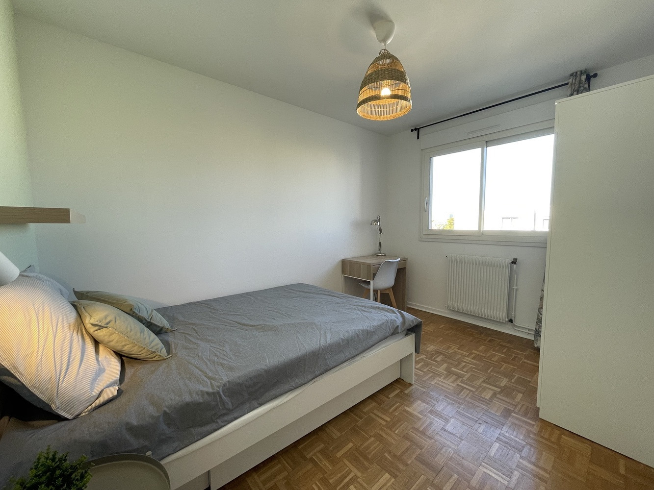 
                                                Colocation
                                                 Chambre en colocation appartement meublé