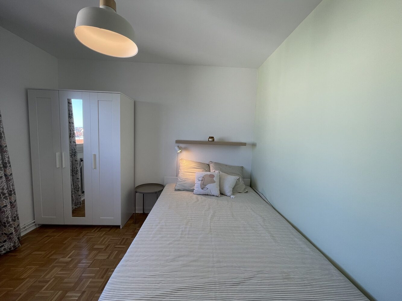 
                                                Colocation
                                                 Chambre en colocation appartement meublé