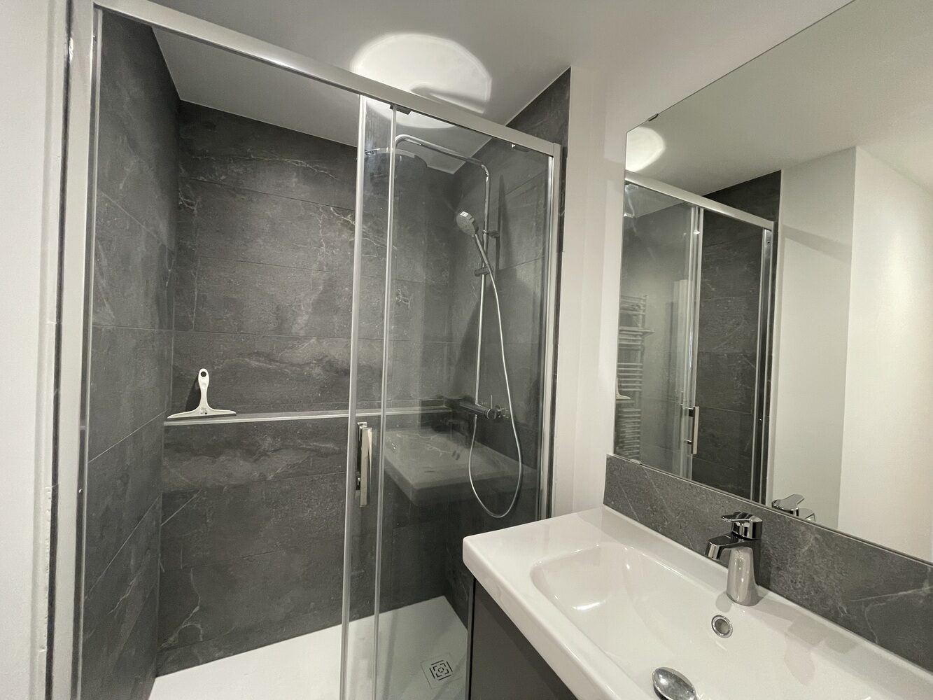 
                                                Colocation
                                                 Chambre en colocation appartement meublé