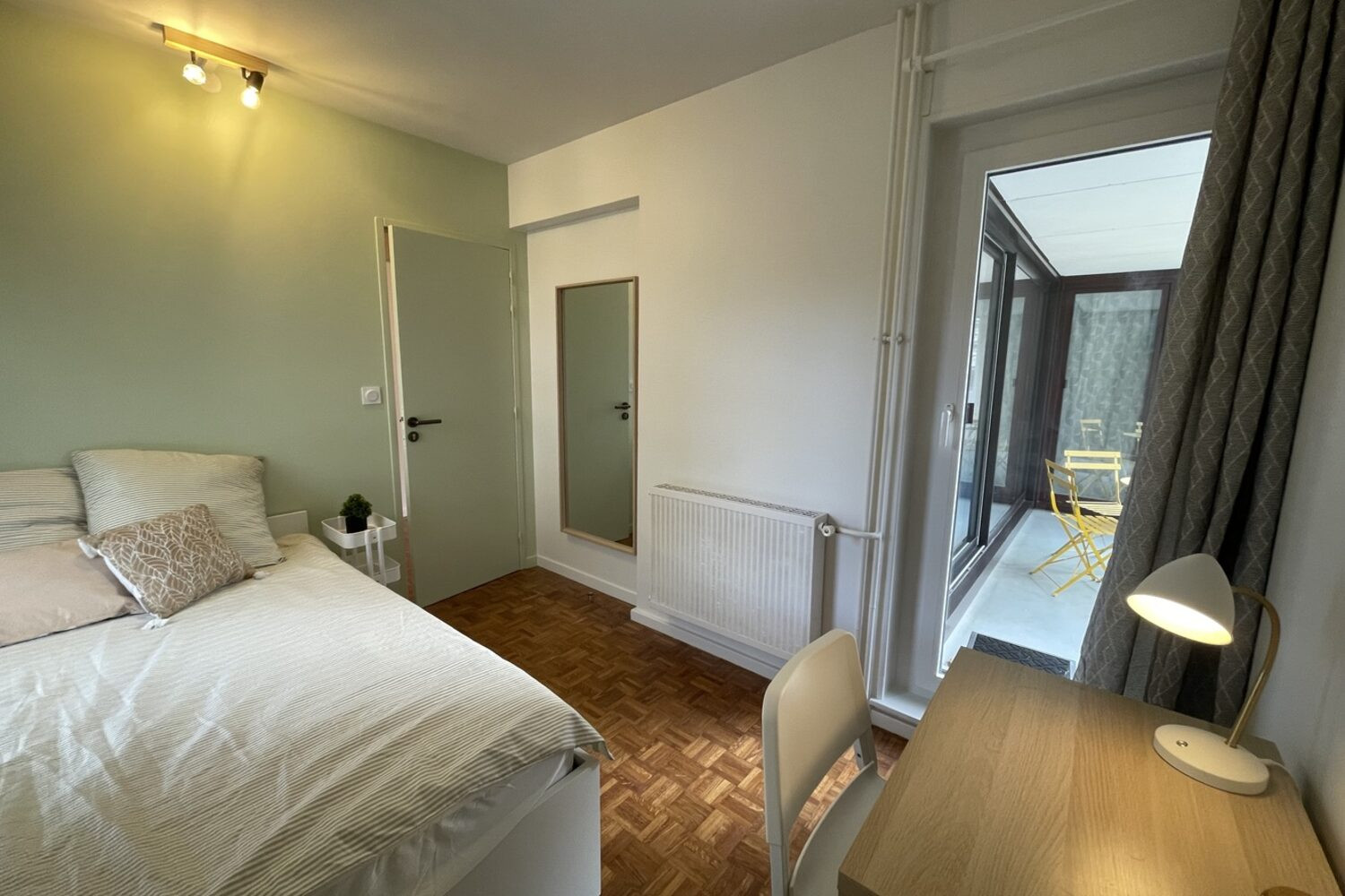 
                                                Colocation
                                                 Chambre en colocation appartement meublé