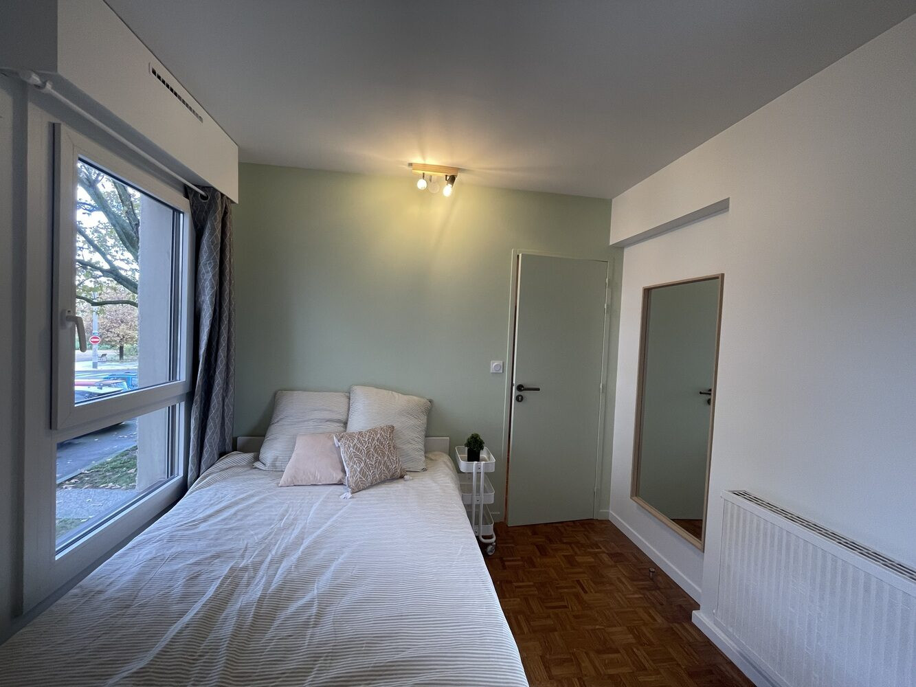 
                                                Colocation
                                                 Chambre en colocation appartement meublé