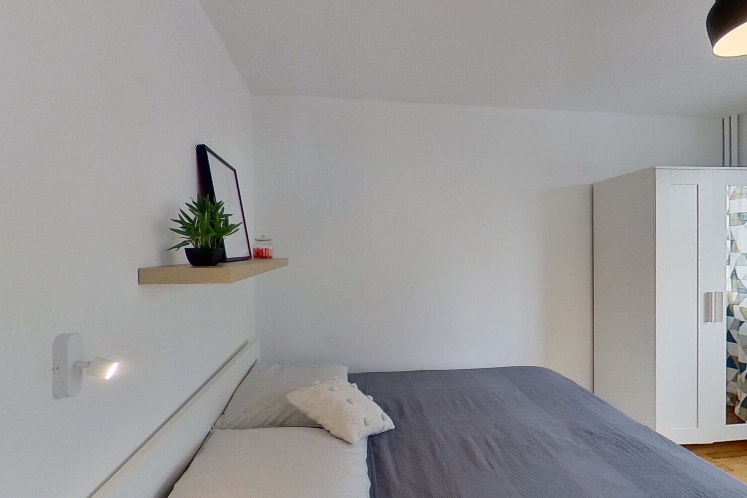 
                                                Colocation
                                                 Chambre en colocation appartement meublé
