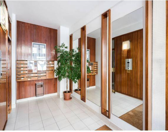 
                                                Colocation
                                                 Chambre en colocation, au calme