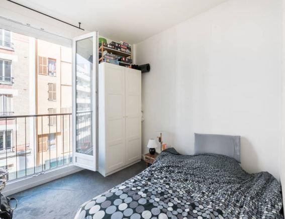 
                                                Colocation
                                                 Chambre en colocation, au calme