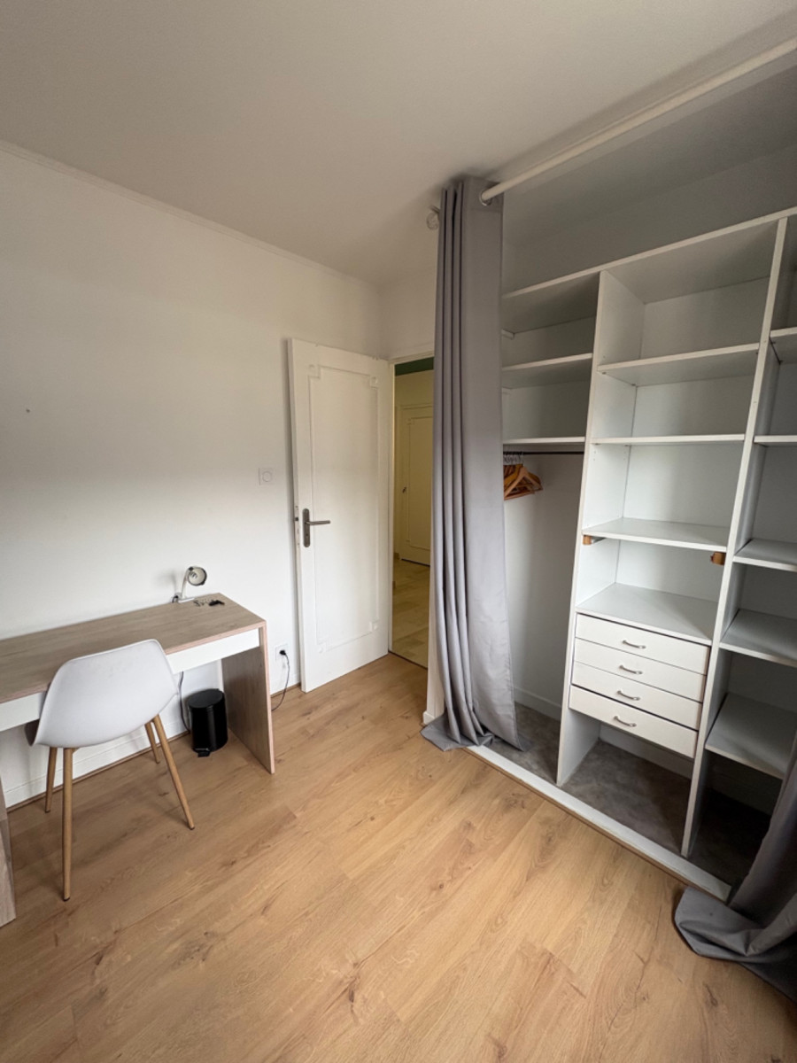 
                                                Location
                                                 Chambre en colocation au coeur de Grenoble