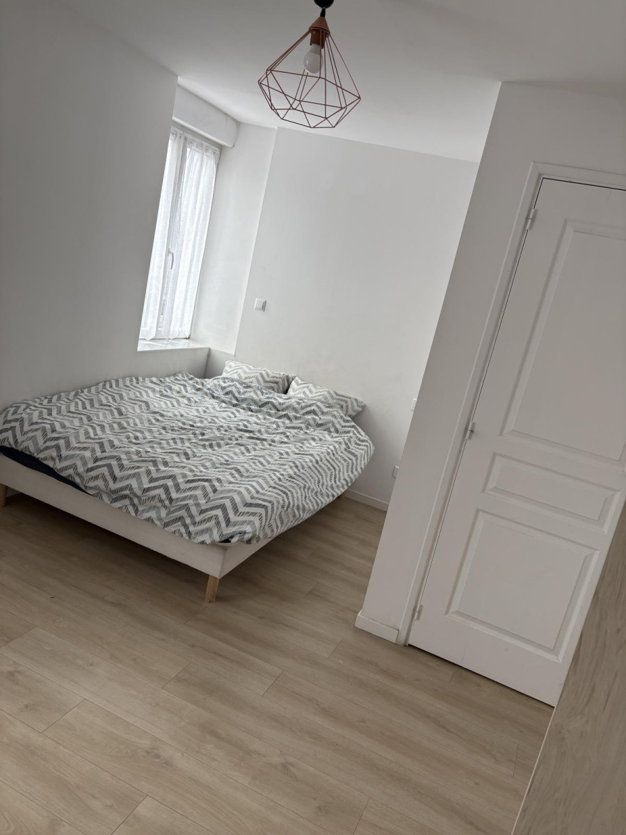 
                                                Colocation
                                                 Chambre en colocation avec salle de bain privée