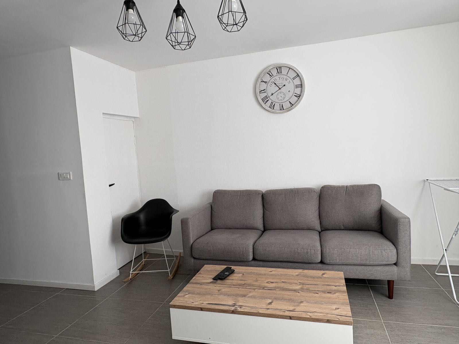 
                                                Colocation
                                                 Chambre en colocation avec salle de bain privée