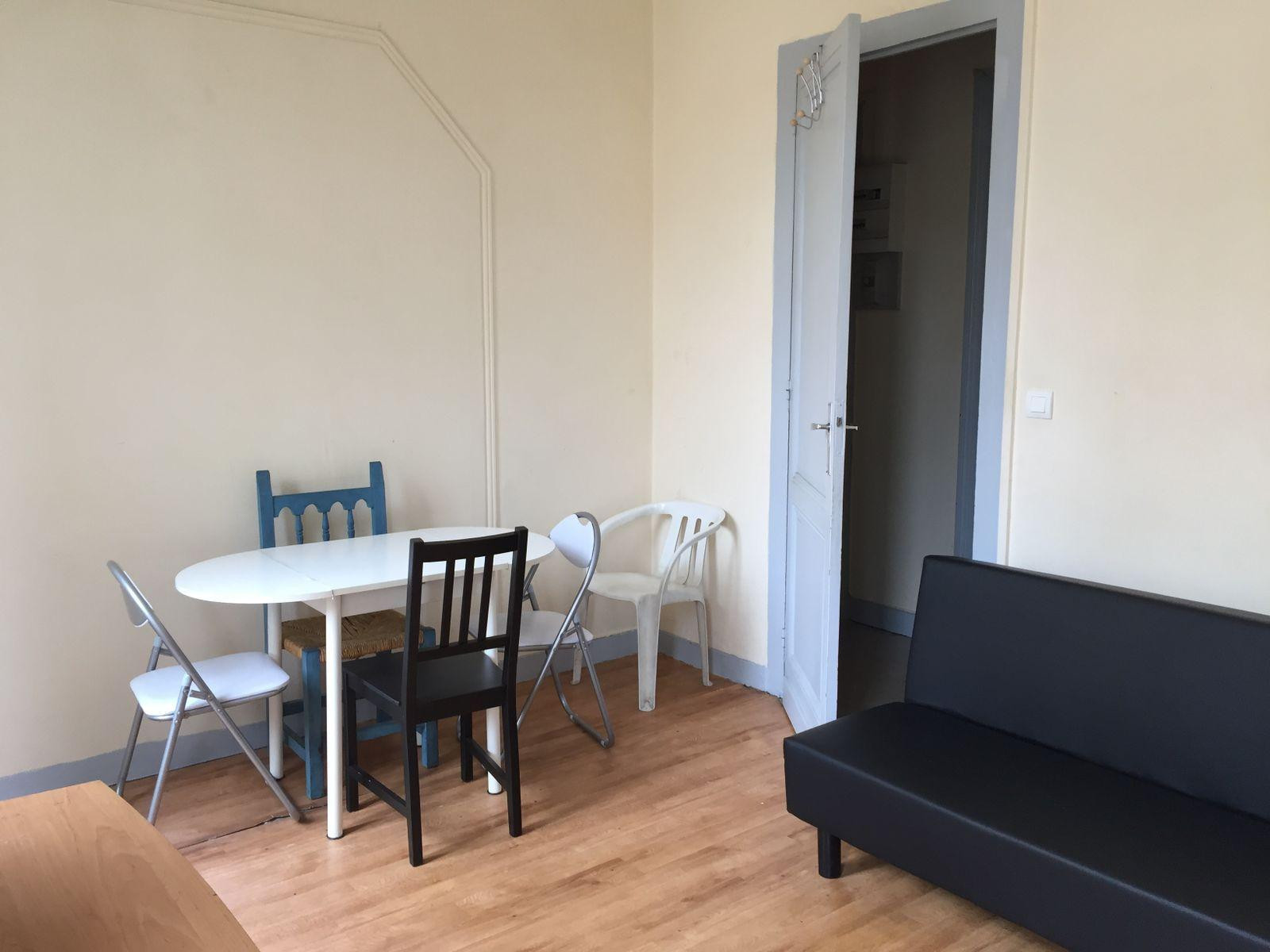 
                                                Colocation
                                                 Chambre en colocation dans logement étudiant