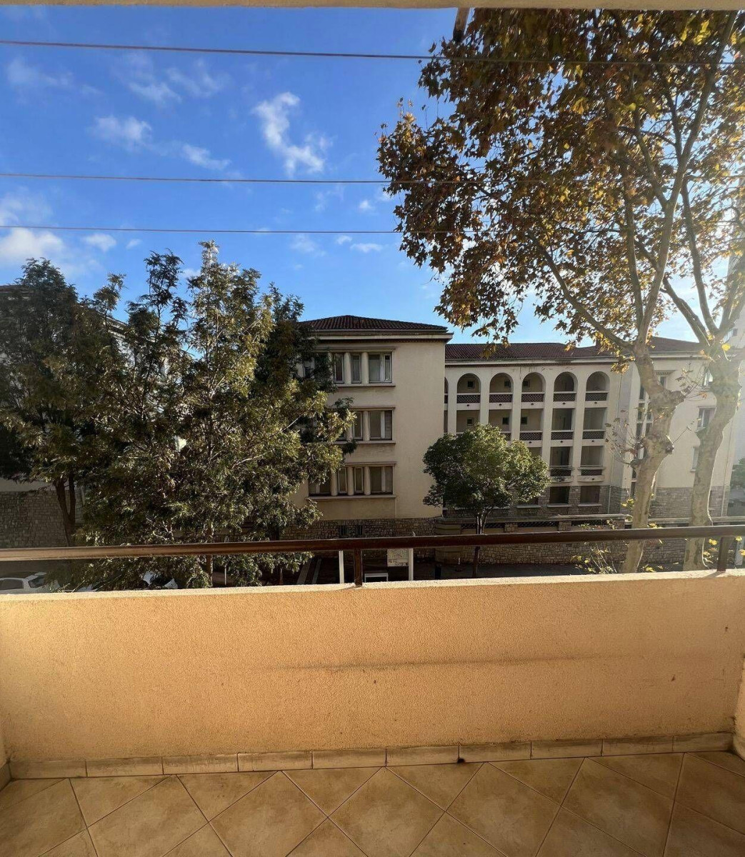 
                                                Colocation
                                                 Chambre en colocation dans un appartement de 70m²